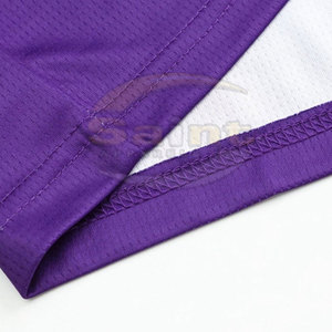 Uniforme de basketball en polyester respirant de haute qualité, service OEM, couleurs et logo personnalisés, prix bas, nouveau style, design pur - Product Image 5