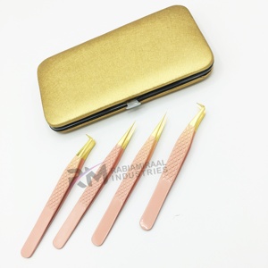 แหนบติดขนตา RMI รุ่น Precision ปลายเคลือบทอง ขนาด 10 มม. พร้อมกล่อง/ซองแม่เหล็กเคลือบสีนู้ด - Product Image 3