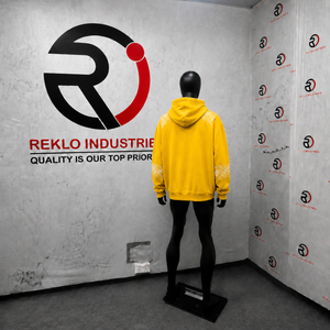 Sudadera con capucha amarilla para hombre con cremallera y pedrería, de ajuste regular, forro polar estampado, hombros caídos, cómoda y acogedora, estilo moderno y sencillo. - Product Image 4