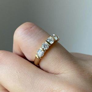 แหวนเพชรทรงกลมเจียระไนแบบบริลเลียนท์ห้าเม็ด ทองคำแท้ 14K เครื่องประดับหรูหราสำหรับงานหมั้น งานเลี้ยง หรือโอกาสพิเศษสำหรับคนรัก - Product Image 2