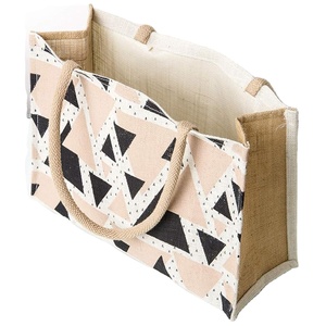 Sac d'épicerie en toile de jute teint écologique et imprimé triangle avec poignée en sangle de coton - Product Image 1