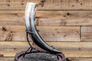 Cuerno Vikingo para Beber de Buey Auténtico con Soporte, Exportador, Cuerno de Buey Pulido para Beber, Proveedor Mayorista - Product Image 6