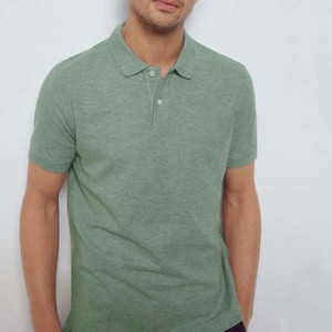 เสื้อโปโลแขนสั้นผู้ชาย สีเขียวล้วน ลำลอง ผ้าถัก ติดกระดุมด้านหน้า ทรงปกติ - Product Image 4