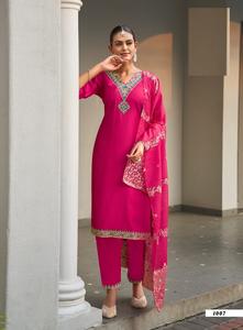 Kurti en rayonne brodée avec doublure unie – Vêtements indiens et pakistanais - Product Image 4