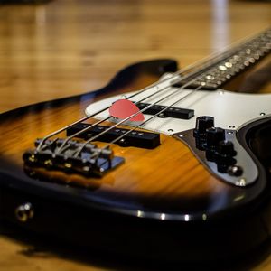 Set di 12 Plettri Standard per Chitarra Acustica ed Elettrica, Accessori per Strumenti a Corda - Product Image 3