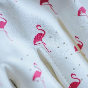 Gant de golf respirant à imprimé flamant rose pour homme, main droite, antidérapant, en similicuir, pour sports de plein air, à enfiler - Product Image 2