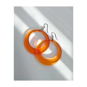 Boucles d'oreilles pendantes en résine de style européen et américain, motif fleur éternelle - Product Image 3