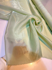 Tissu en Soie Organza Métallisé Doré et Argenté de Luxe, Tissu Métallique Doux pour Robe de Mariée, Kaftan, Abaya, Vêtements de Mode Exclusifs - Product Image 2