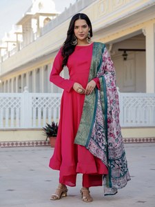Conjunto de traje Anarkali de seda Vichitra pesada para mujer con dupatta de seda estampada |   Conjunto Étnico de 3 Piezas Completamente Cosido, Sin Arrugas y de Secado Rápido - Product Image 1
