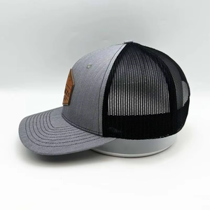 Casquettes de camionneur en gros, 6 panneaux, dos en maille, logo personnalisé en cuir, élégantes et décontractées pour l'extérieur - Product Image 2