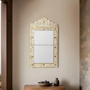 Pièce de déclaration de miroir d'incrustation d'os à haute demande pour les couloirs et les foyers modernes disponibles pour un bon prix depuis l'Inde - Product Image 2