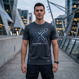 เสื้อฮิบริดทรงโอเวอร์ไซส์ Y2K พิมพ์โลโก้ตามสั่งสำหรับผู้ชาย ผ้าคอตตอนด้าน 100% สไตล์ฟิวเจอร์ริสติก แนวสตรีทแฟชั่น เสื้อผ้ากีฬาเทคแวร์ แขนสั้น - Product Image 4