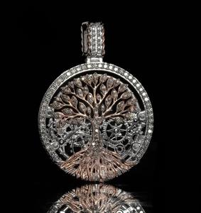 Pendentif rond de luxe tendance en argent 925 plaqué rhodium, serti de moissanite, style hip-hop - Product Image 1