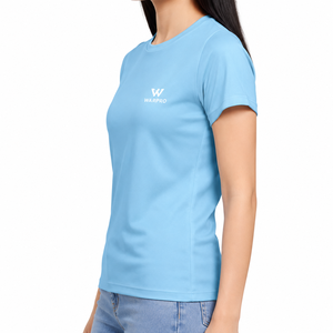 T-shirt pour femme de haute qualité, bleu clair, coupe ajustée, col rond, manches courtes, 100% coton, couleur unie, tissu jersey respirant - Product Image 4