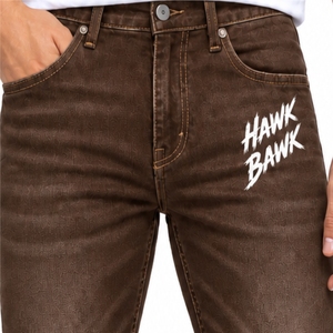 Jean en denim slim pour homme, taille classique, détail poche avant, style poche arrière, finition jambe nette, logo imprimé, idéal pour l'automne - Product Image 4