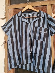 Ensemble de pyjama rayé en coton pour homme, manches courtes, vêtements de nuit d'été confortables et respirants, vente en gros - Product Image 6