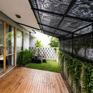 ตาข่ายบังแดด HDPE คุณภาพสูง 90% ขนาด 3x100 เมตร สำหรับโรงเรือนเพาะปลูก สวน และบ่อปลา - Product Image 5