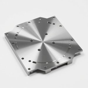 Línea de montaje automatizada para ensamblajes de cables moldeados de baja presión y electrónica automotriz - Product Image 1