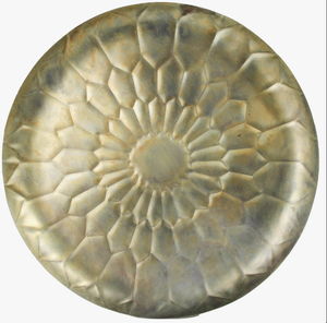 Plateau de service rond antique avec motif floral complexe pour une présentation élégante et une décoration élégante pour le Ramadan, plateau et plat à dessert - Product Image 3