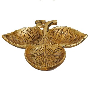 Nouveau Bol en Aluminium Antique Attrayant pour Servir des Dattes et des Fruits Secs, Idéal pour la Maison et les Hôtels, au Meilleur Prix - Product Image 1