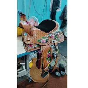 Selle de cheval western en cuir véritable, artisanale et luxueuse |   Selle d'équitation haut de gamme avec ensemble de harnais |   Accessoires de dressage durables - Product Image 3