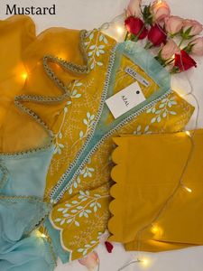 ชุดเสื้อเชิ้ตผ้าลอนลายชิกันคารี 3 มิติ พรีเมียม คอลเลคชั่นซูไมรา จับคู่กับกางเกงขายาวทรงตรงย้อมสี และผ้าคลุมไหล่ชีฟองเนื้อนุ่ม - Product Image 4
