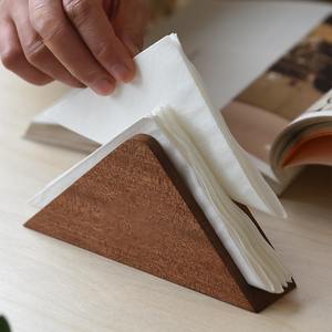 Boîte à mouchoirs en bois personnalisée en forme de triangle pour table basse et restaurant - Product Image 4