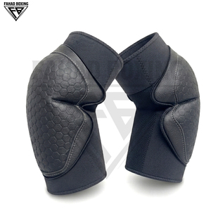 Genouillères réglables en cuir véritable haute performance avec rembourrage ergonomique en grille hexagonale pour l'entraînement intensif de MMA et de kickboxing - Product Image 3