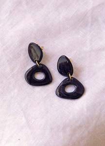 Bijoux en résine de haute qualité, boucles d'oreilles en résine fabriquées en Inde, boucles d'oreilles faites à la main pour femmes et filles, look classique - Product Image 4