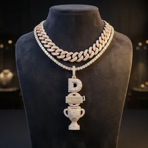 Colgante de Diamante Moissanite con Letra D y Dije de Trofeo, Corte Redondo, Micro Pavé, Chapado en Oro Sólido, Estilo Hip Hop, Joyería para Hombre - Product Image 2