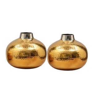 Jarrón de flores de aluminio de la mejor calidad al por mayor, elegante jarrón decorativo antiguo con textura martillada en color dorado para el hogar. - Product Image 4