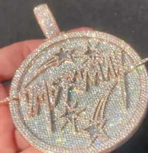 Collar de Boda Personalizado para Hombre con Nombre Estilo Vintage Iced Out, Colgante Hip Hop con Llama y Moissanita de Corte Brillante Redondo - Product Image 2