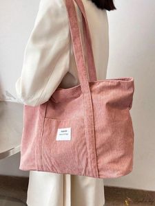 กระเป๋าโท้ทผ้ากำมะหยี่สีม่วงแบบนุ่มสำหรับผู้หญิง สะพายไหล่หรือถือได้ เหมาะสำหรับนักศึกษา ช้อปปิ้ง เดินทาง ใช้ในชีวิตประจำวัน ทำงาน หรือพกพาไปออฟฟิศ - Product Image 5