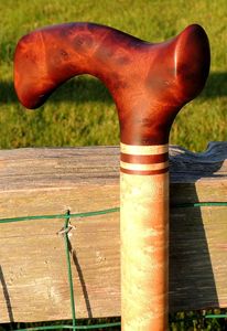 Bastón Plegable de Madera Maciza Hecho a Mano de la Colección Heritage, Ecológico, Elegante y Ajustable para Caminatas Diarias - Product Image 1