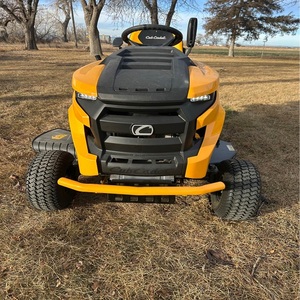 Tractor de Jardín Usado al por Mayor Tipo 900 Enduro 2WD con Chasis Resistente y Sistema de Corte de Césped de Alto Rendimiento - Product Image 2