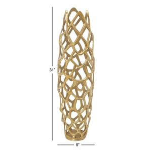 Jarrón de suelo moderno de metal dorado de 31 pulgadas de altura con diseño de malla calada - Product Image 1