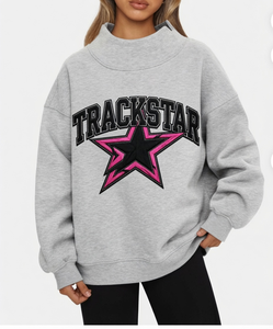 Sudadera de Invierno Oversize Gris Claro con Cuello Alto, Aplique Rosa Bordado con Logotipo Trackstar, Forro Polar Suave, Sudadera Personalizada para Mujer - Product Image 4