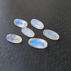 Piedra Lunar Arcoíris Natural, Corte Facetado, Forma Ovalada Grande, Calibrada, Gema Suelta, Disponible en Todos los Tamaños - Product Image 1