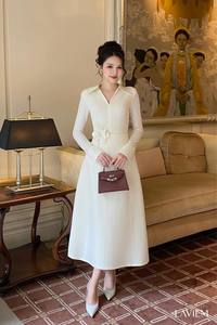 เสื้อสเวตเตอร์ถักคอวีผู้หญิง เสื้อถักแขนยาวแบบโปร่ง น้ำหนักเบา ระบายอากาศได้ดี สไตล์เกาหลี เสื้อสเวตเตอร์หรูหรา - Product Image 2