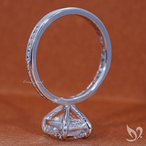 Anillo de compromiso de oro blanco de 10K con diamante de laboratorio de corte cojín de 3 quilates, banda pavé y certificado IGI - Product Image 3