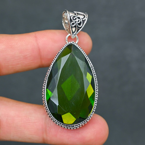 Magnifique pendentif en péridot vert, pierre précieuse créée en laboratoire, en argent sterling 925, fait main, bijou statement, cadeau pour femme, très demandé - Product Image 3