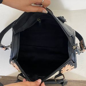 Bolsa de Viaje Grande de Cuero Vacuno Auténtico Hecha a Mano con Diseño de Corazón, Bolso de Mano Vintage con Estampado Floral, Estilo Speedy para Unisex - Product Image 6