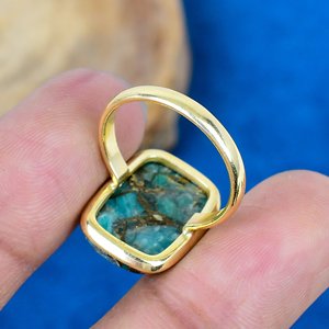 Bague en argent sterling 925 plaqué or 18 carats avec pierre précieuse Amazonite verte naturelle en forme de coussin - Product Image 4