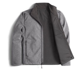 เสื้อแจ็คเก็ตซอฟต์เชลล์คุณภาพส่งออก มีฮู้ด เสื้อกันฝน ซับใน เนื้อผ้าระบายอากาศ - Product Image 5