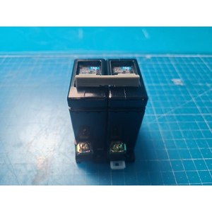 Protecteur de circuit Fuji CP32D CP32D 15A, utilisé comme pièce détachée pour équipement semi-conducteur d'époque - Product Image 1