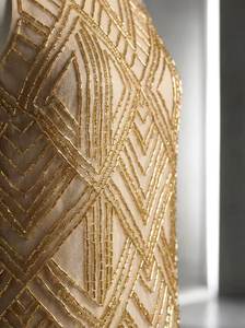 ชุดเดรสปาร์ตี้ประดับเลื่อมสีทองระดับมืออาชีพ ดีไซน์หรูหรา คอวี แขนยาว ผ้าทูลล์ เหมาะสำหรับผู้จัดงานอีเว้นท์และบริการเช่าชุดสำหรับงานพิธีการ - Product Image 5