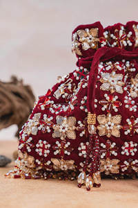 Bolso Potli Bordado con Cuentas Zardozi de Alta Calidad, Cartera de Mano para Novia India, Hecho a Mano, Impermeable, con Cierre Magnético - Product Image 3