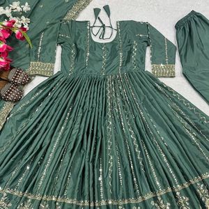 Robe Anarkali brodée verte pour femmes, robe de fête traditionnelle à manches longues pour mariage - Product Image 4