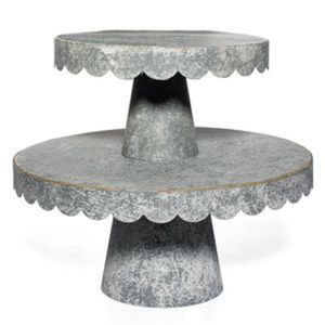 Soporte de Pastel de Metal Galvanizado de 2 Niveles al por Mayor con Borde Festoneado, Exhibidor de Postres Rústico Estilo Granja para Eventos y Fiestas - Product Image 1