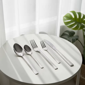 Juego de Cubiertos de Diseño Exclusivo con Acabado Plateado Brillante y Mango con Diseño Martillado para Cubertería de Mesa - Product Image 4
